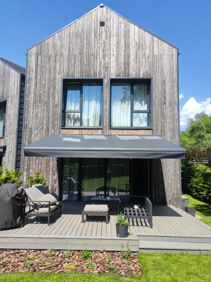 Rak linje mot huset.